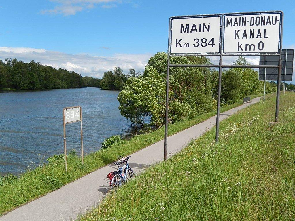 Main-Radweg und Regnitz-Radweg begegnen sich an der Regnitzmündung.