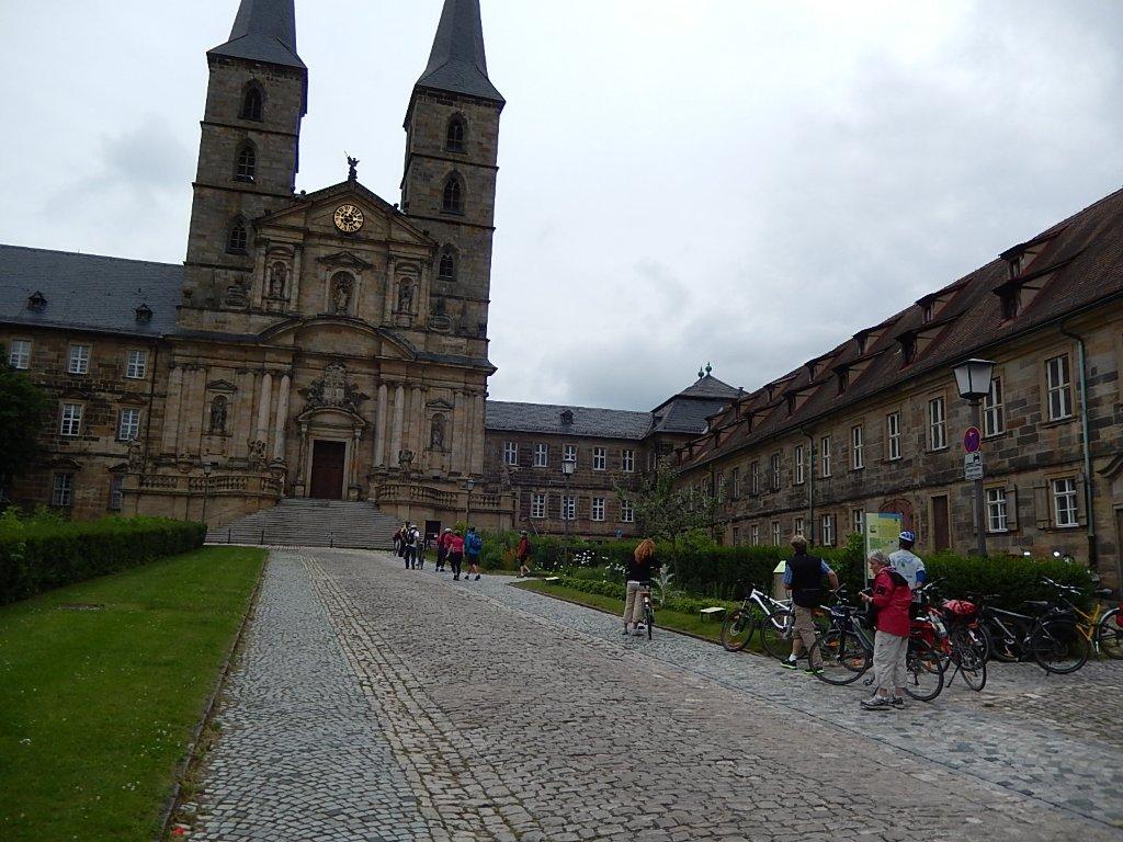 1000 Jahre alt und sehr imposant: die Bamberger Michaelskirche.