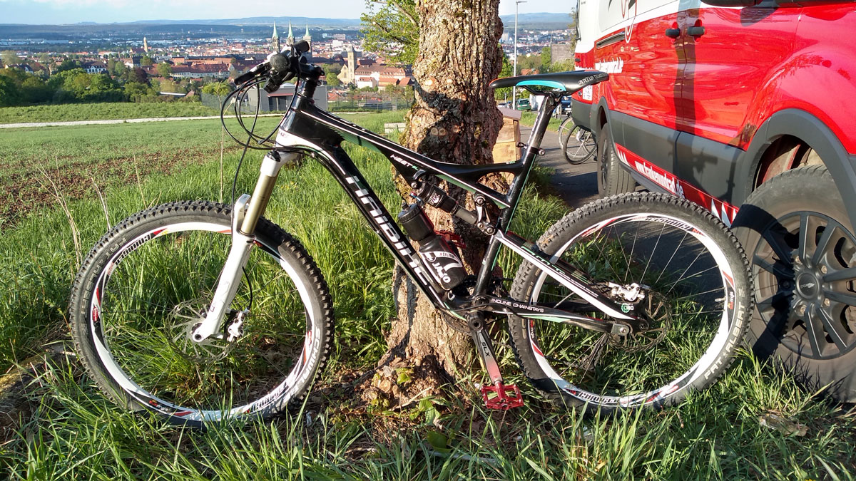 Fahrradverleih Bamberg: Einzelstück aus unserem Sportprogramm Hai Heet MTB Fully 26, 160mm, 12kg, Größe M